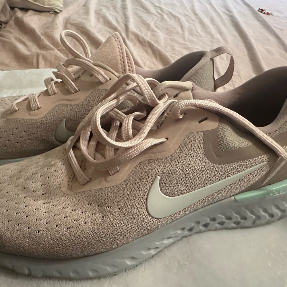 New without box Odyssey react - Picture 3 of 3